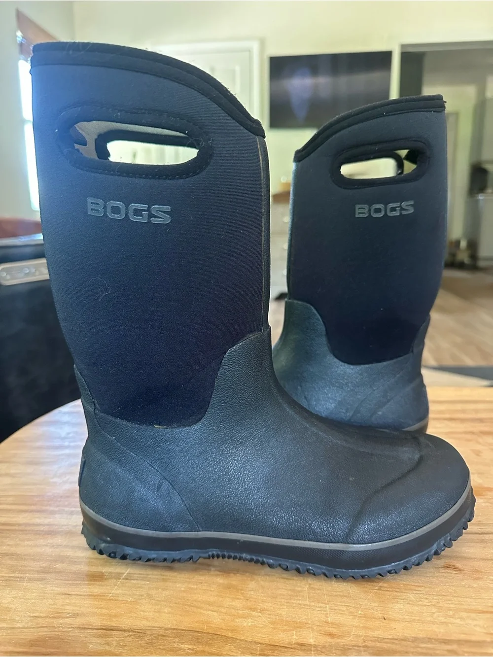 Bogs Black classic high handle waterproof boot used wear to sole great condition